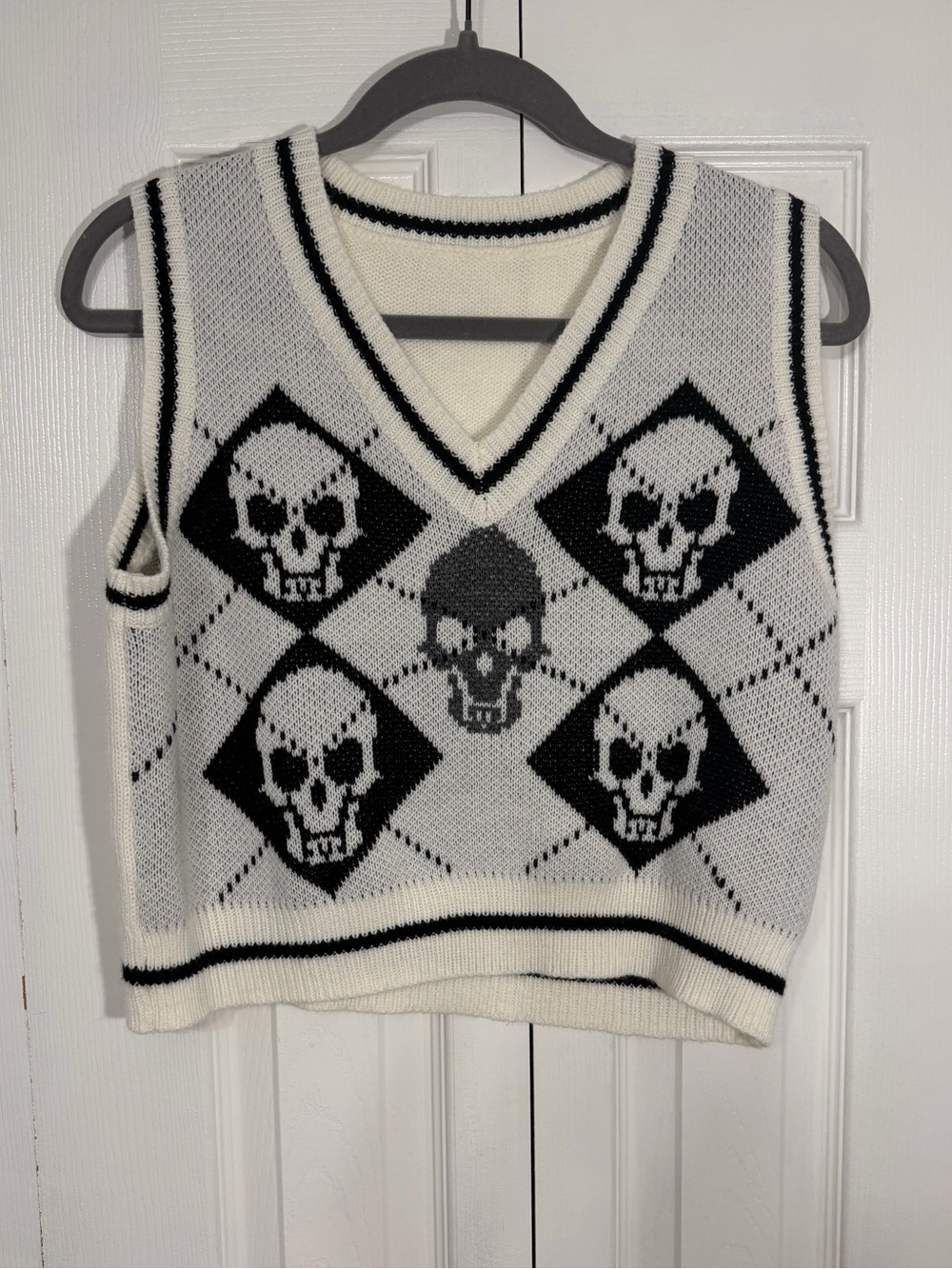Argyle Skull Sweater Vest Size S White Black